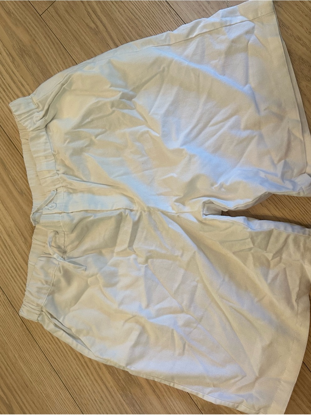White Elastic and button Waist Casual Shorts